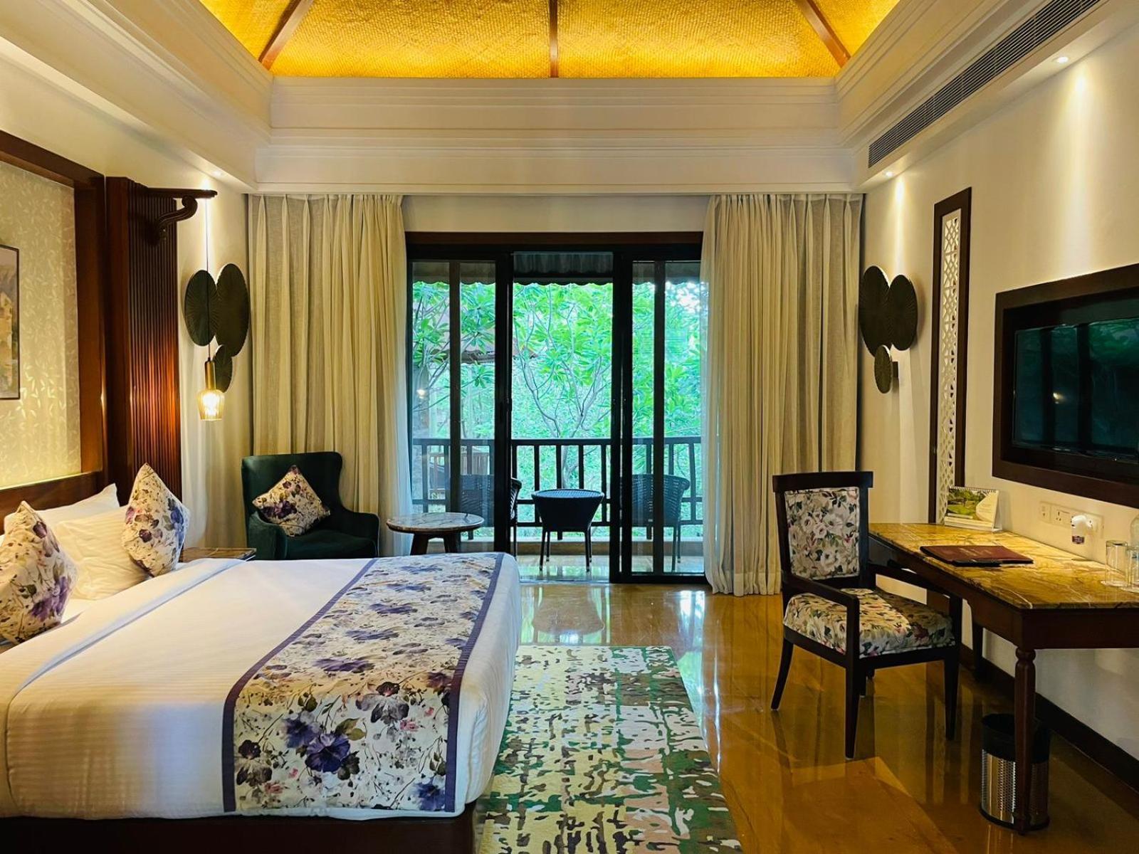 Hotel The Ananta Udaipur Esterno foto